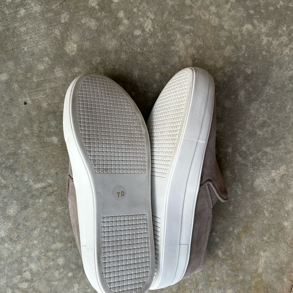 Steve Madden suede slip on sneakers - Picture 3 of 5